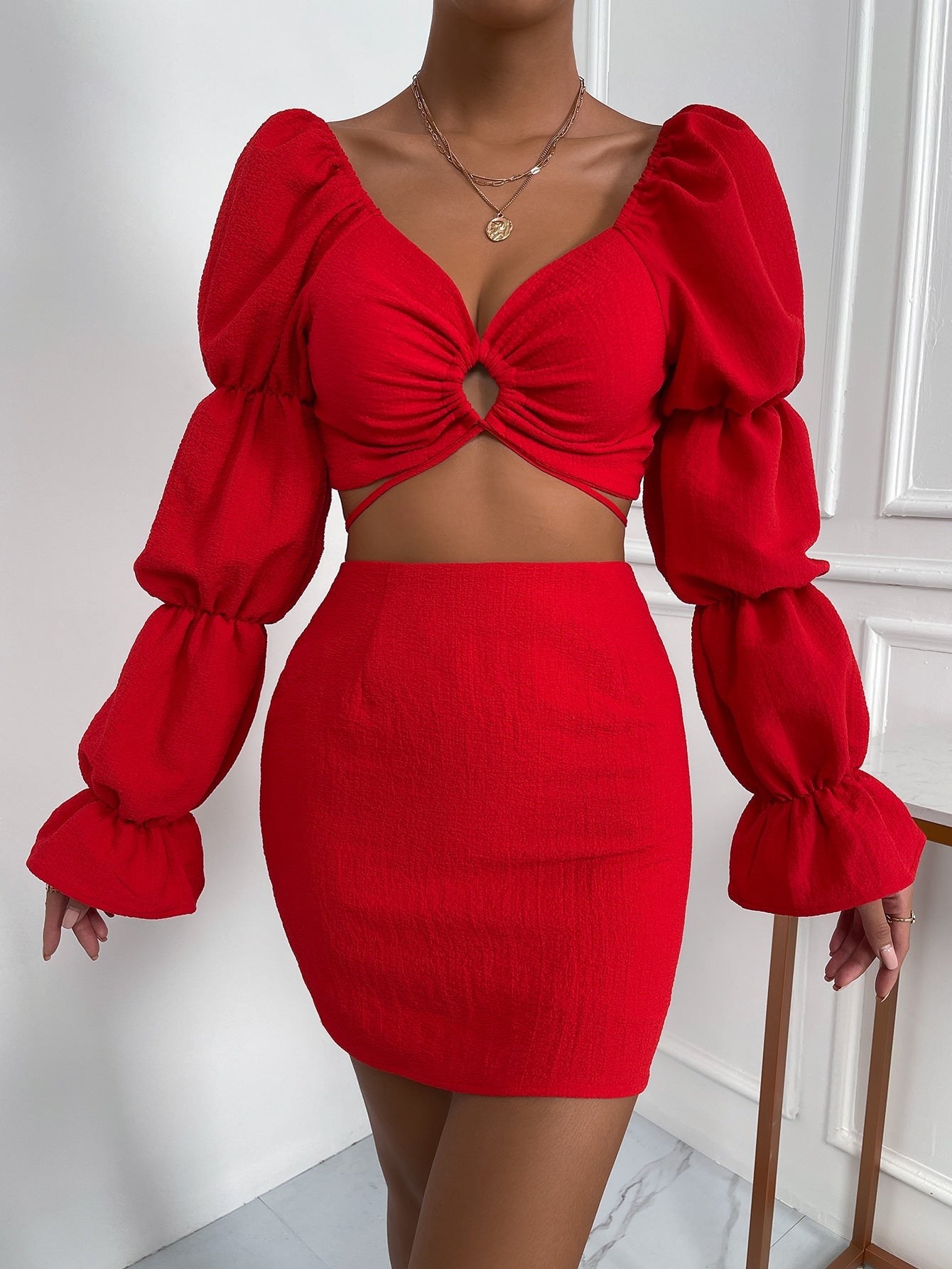 Ausschnitt, gesammelten Ärmeln, Crop Top & Figurbetonter Rock