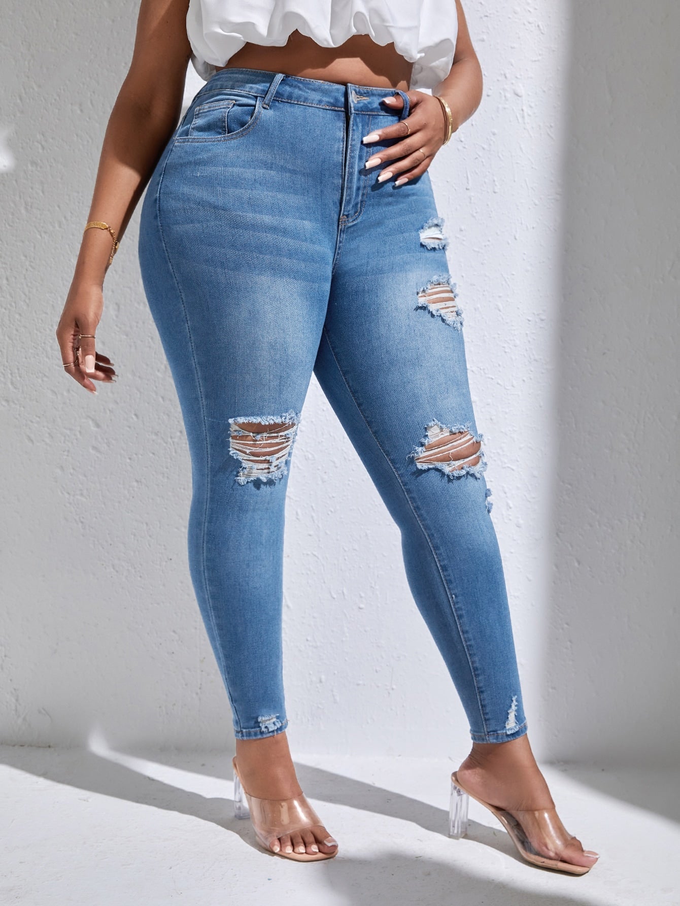 Plussize Schmale Jeans mit Riss, hoher Taille